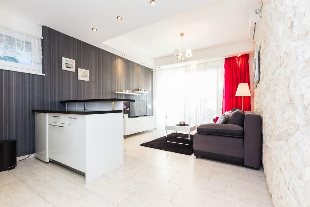 Apartments Elizabeth Biograd Na Moru Bagian luar foto