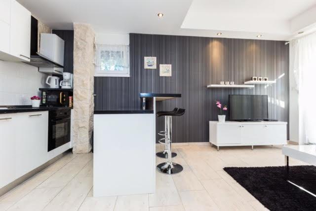 Apartments Elizabeth Biograd Na Moru Bagian luar foto
