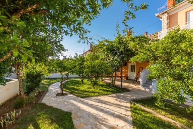 Apartments Elizabeth Biograd Na Moru Bagian luar foto