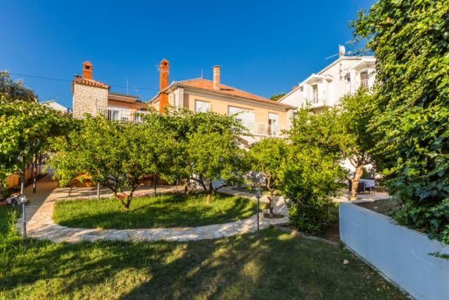 Apartments Elizabeth Biograd Na Moru Bagian luar foto